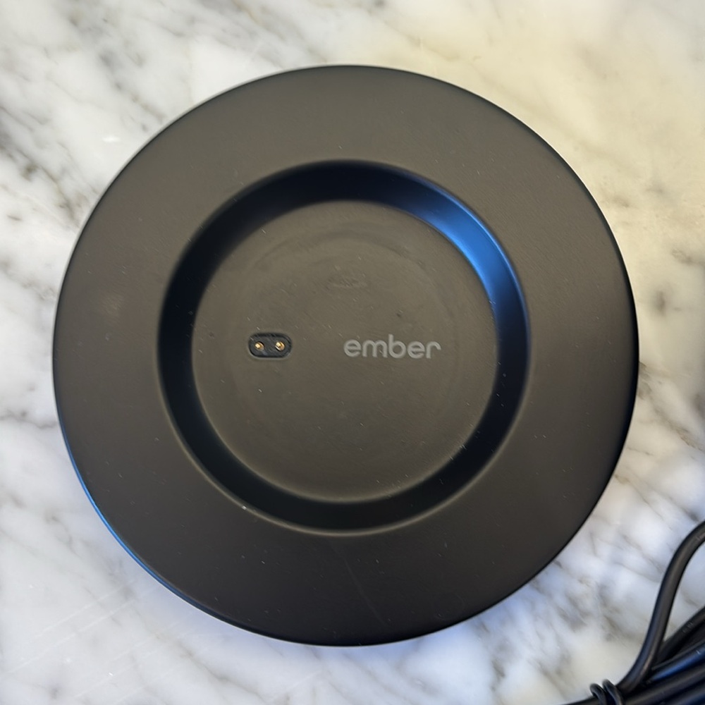 14oz Ember Mug w/ Charging plate in Black - Picture 2 of 5